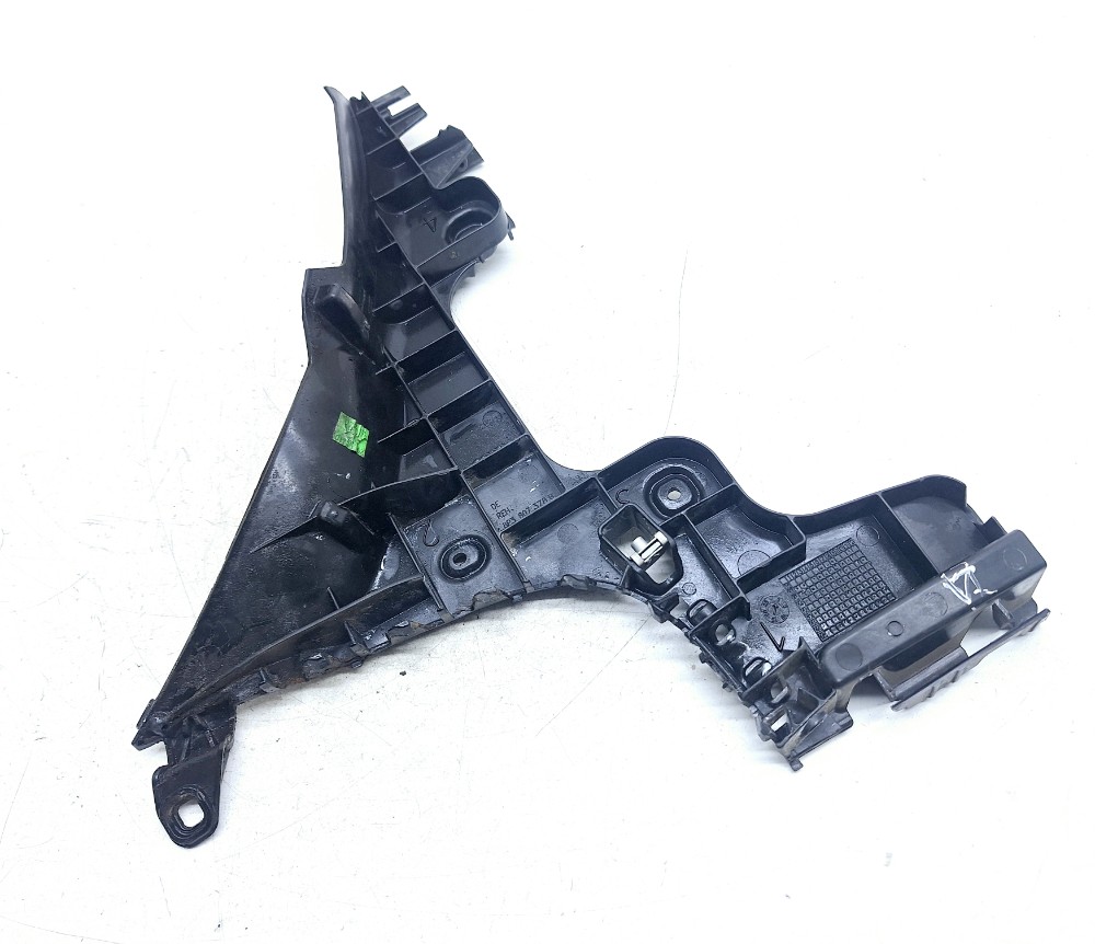 Guia Direito Parachoque Traseiro Audi A3 2.0 2011 8p3807378b