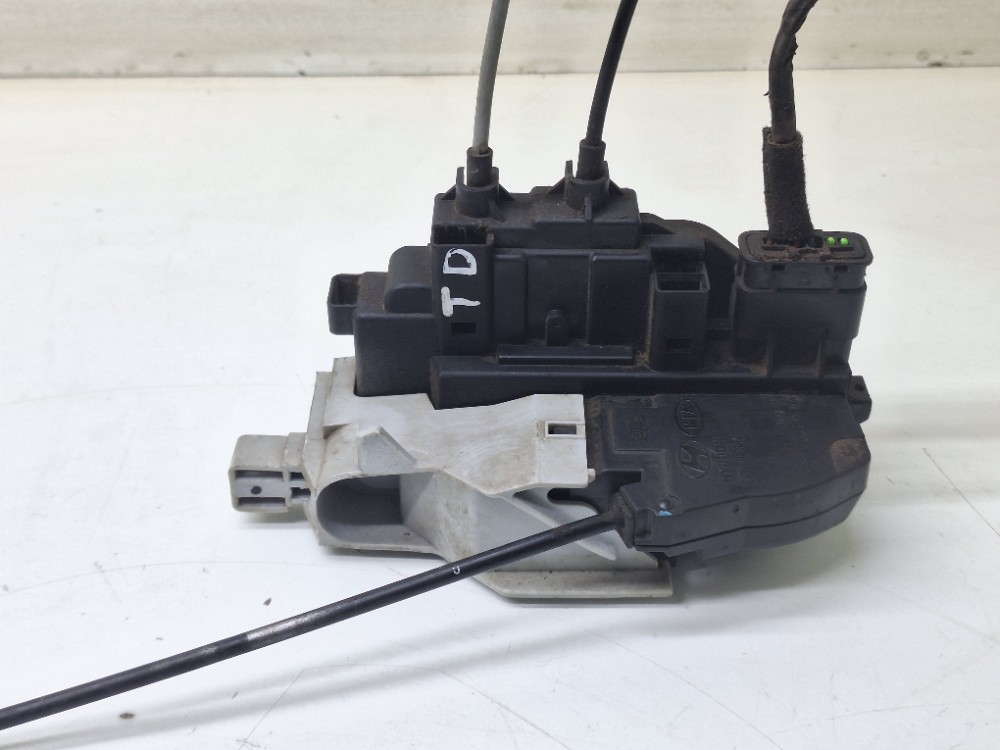 Fechadura Traseira Direita Azera V6 2011 814203l001