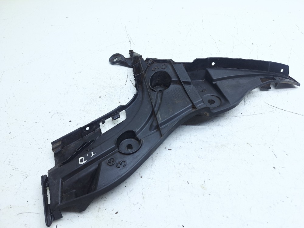 Guia Direito Parachoque Traseiro Audi A3 1.8 2014 2015