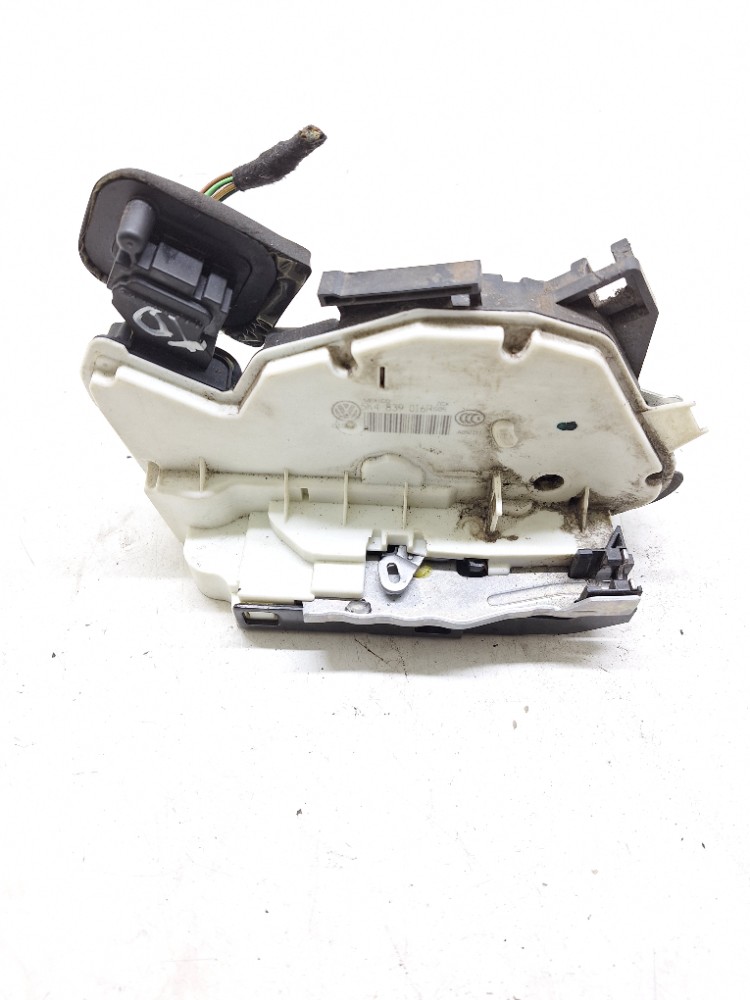 Fechadura porta traseiro direito Vw Jetta Tsi 2.0 2016 2017
