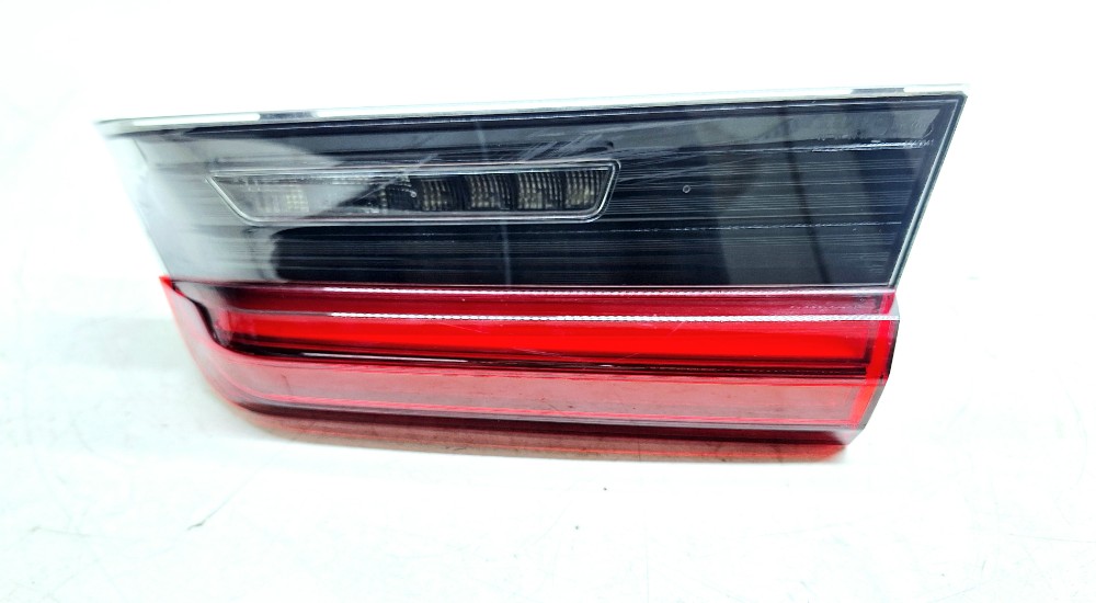 Lanterna Direita Tampa Bmw 320i/ M3 2025 2026 H85A3BC5804