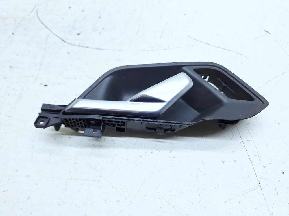 Maçaneta Dianteira Direita Audi Q3 1.4 2020 83a837020f