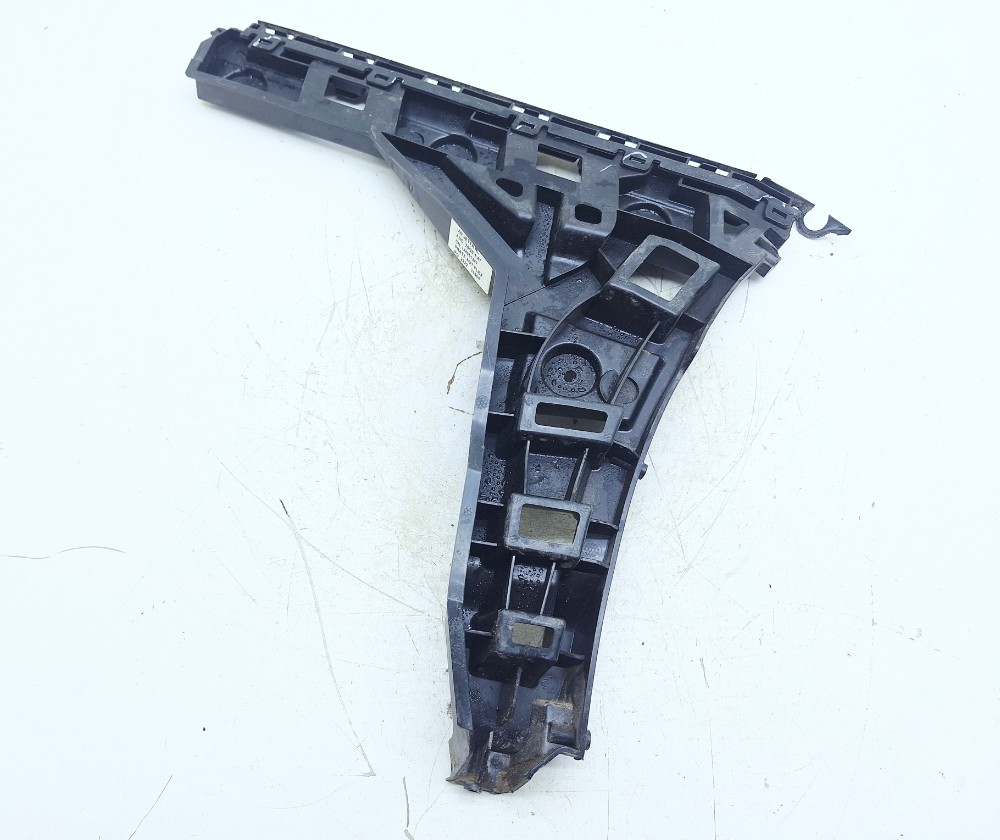 Guia Direito Parachoque Traseiro Vw Jetta Rl 1.4 2020