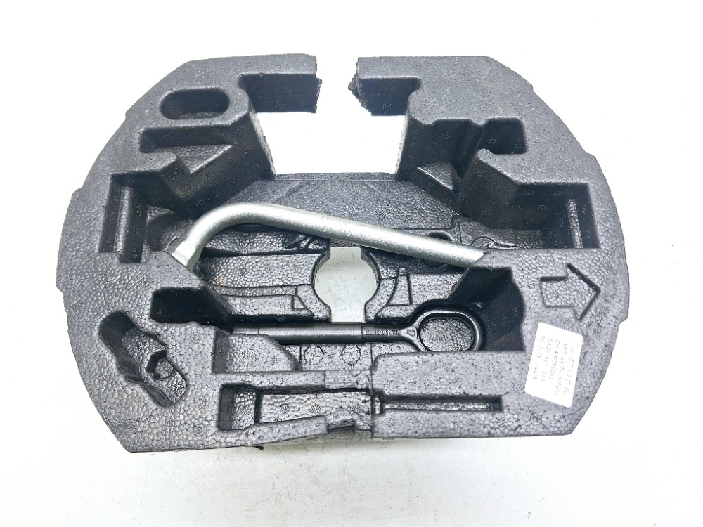 Suporte Estepe C Ferramenta Vw Jetta Gli 2.0 2024 5gm012115l