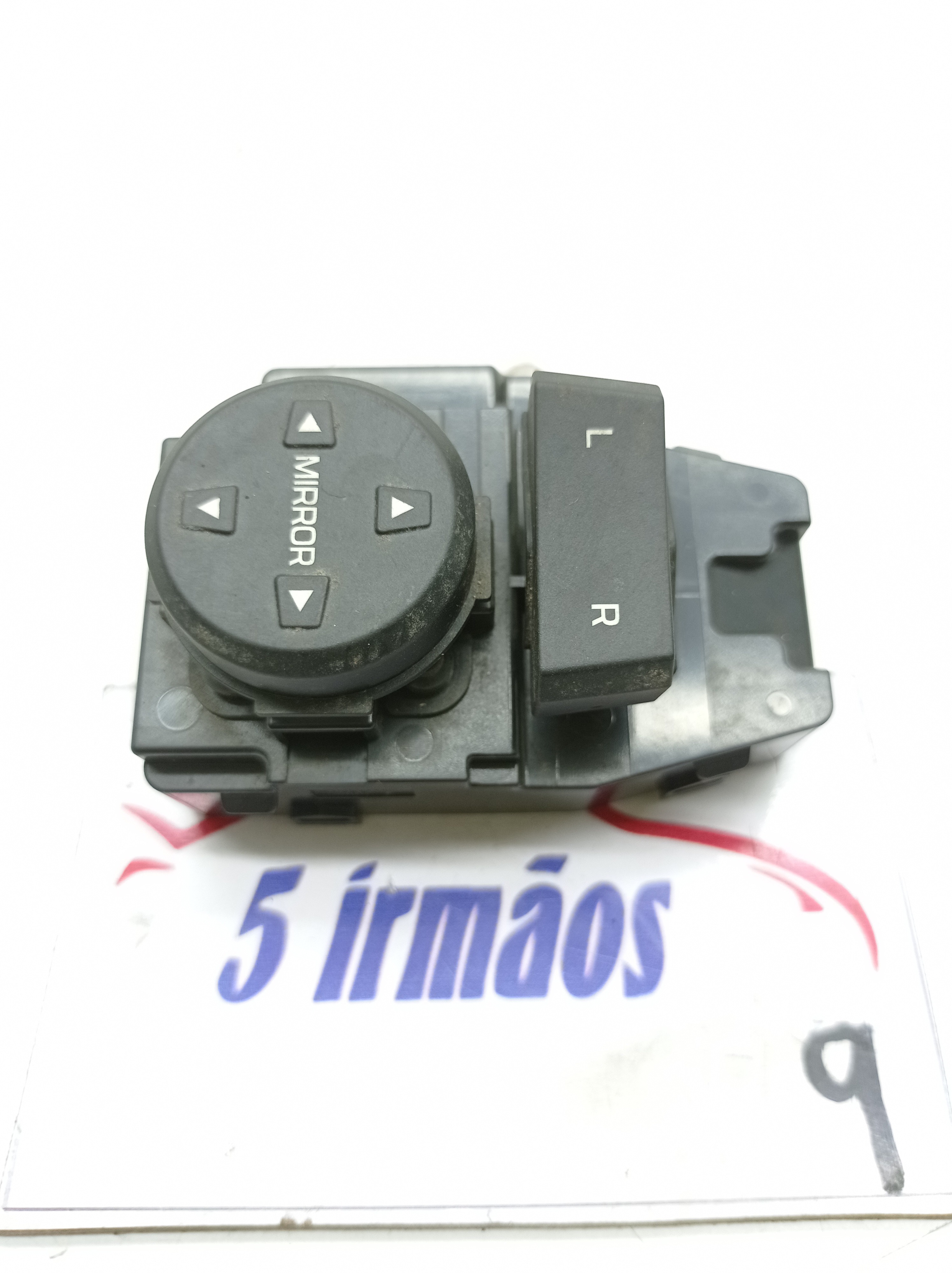 Botão Ajuste Retrovisor Esquerdo Hyundai Elantra 2.0 2016