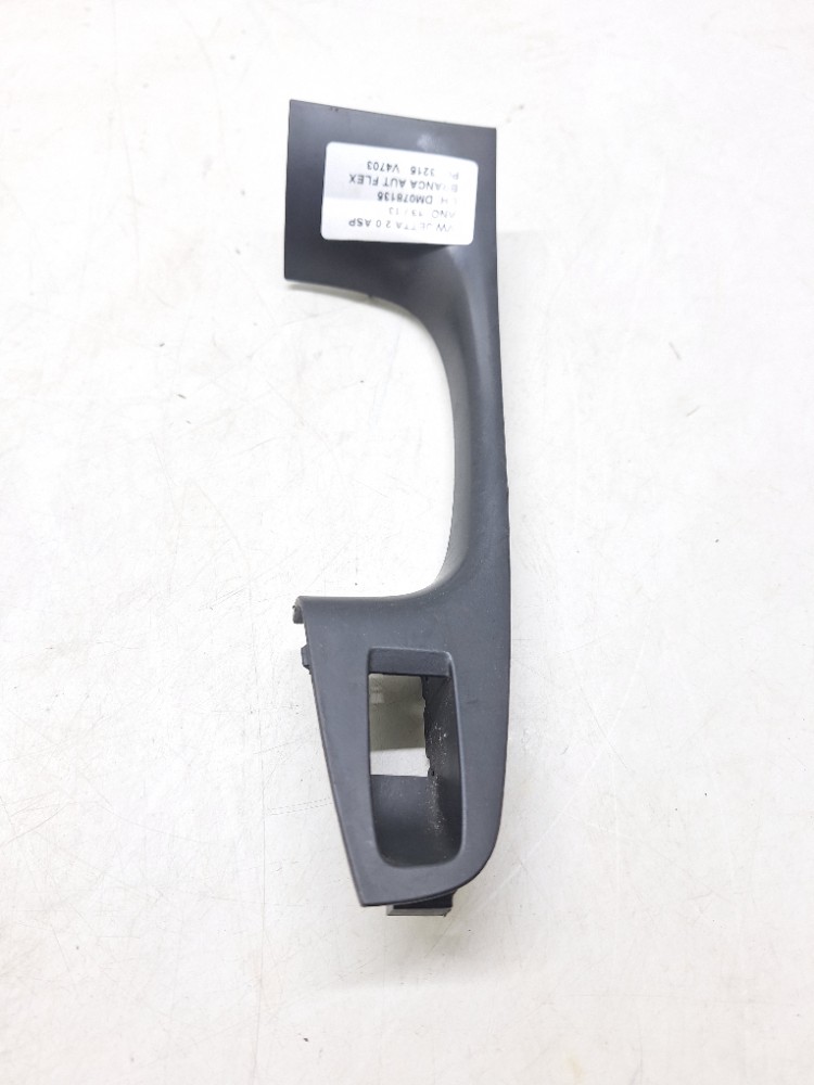 Acabamento Botão Traseiro Direito Vw Jetta 2.0 2012 2013