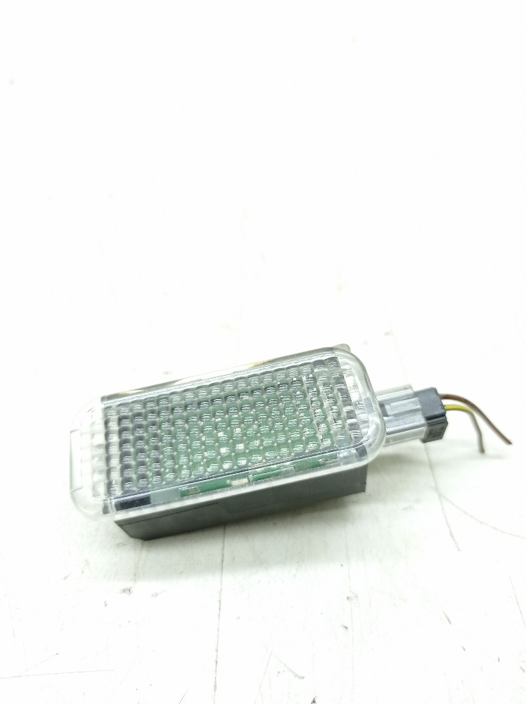 Luz Cortesia Traseira Esquerda Audi Q3 Tfsi 1.4 2015 2016