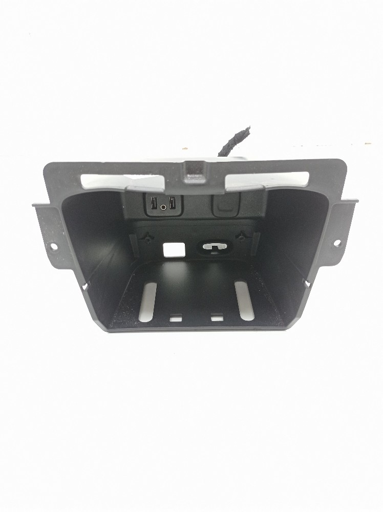 Porta Objetos C Tomada 12v Gm Equinox 2.0 2018 2019 Preto