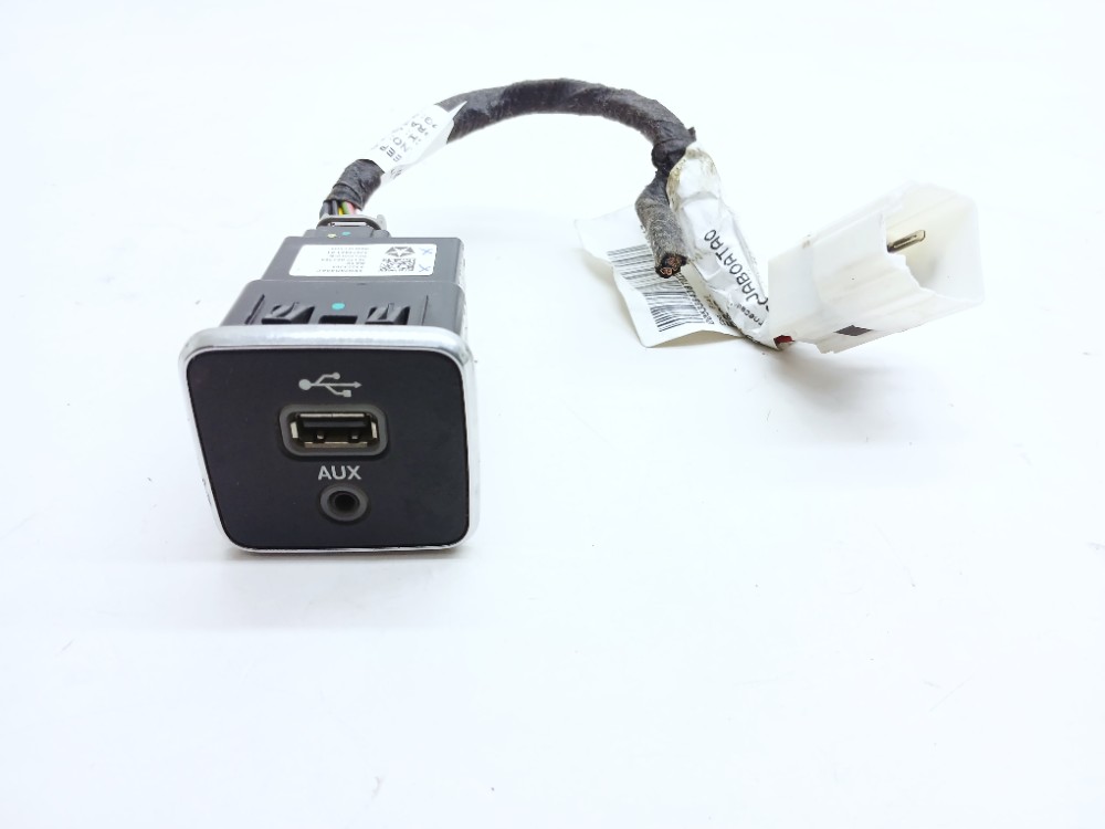 Entrada Conector Usb Auxilar Jeep Compass 2018 6xg28dx9ac