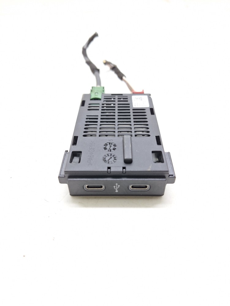Entrada Auxiliar Usb Vw Tcross Tsi Xtreme 1.4 2026 2g6035736