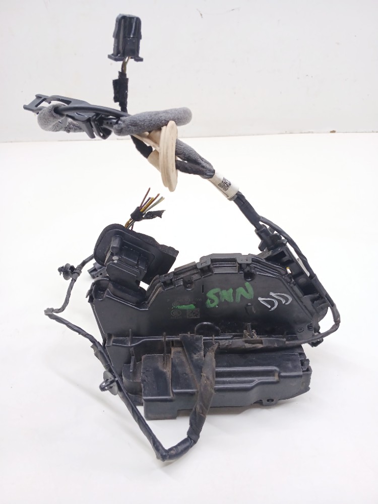 Fechadura Porta Dianteira Direita Vw Jetta Tsi 1.4 2019