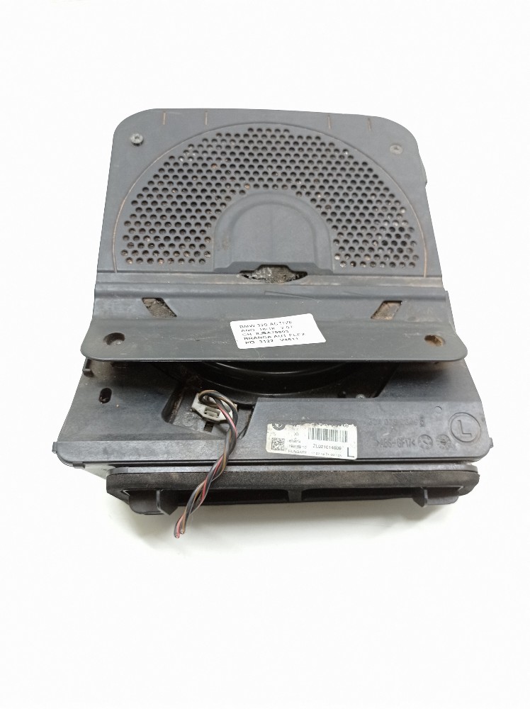 Alto Falante Subwoofer Esquerdo Bmw 320i 2.0 2018 921014909