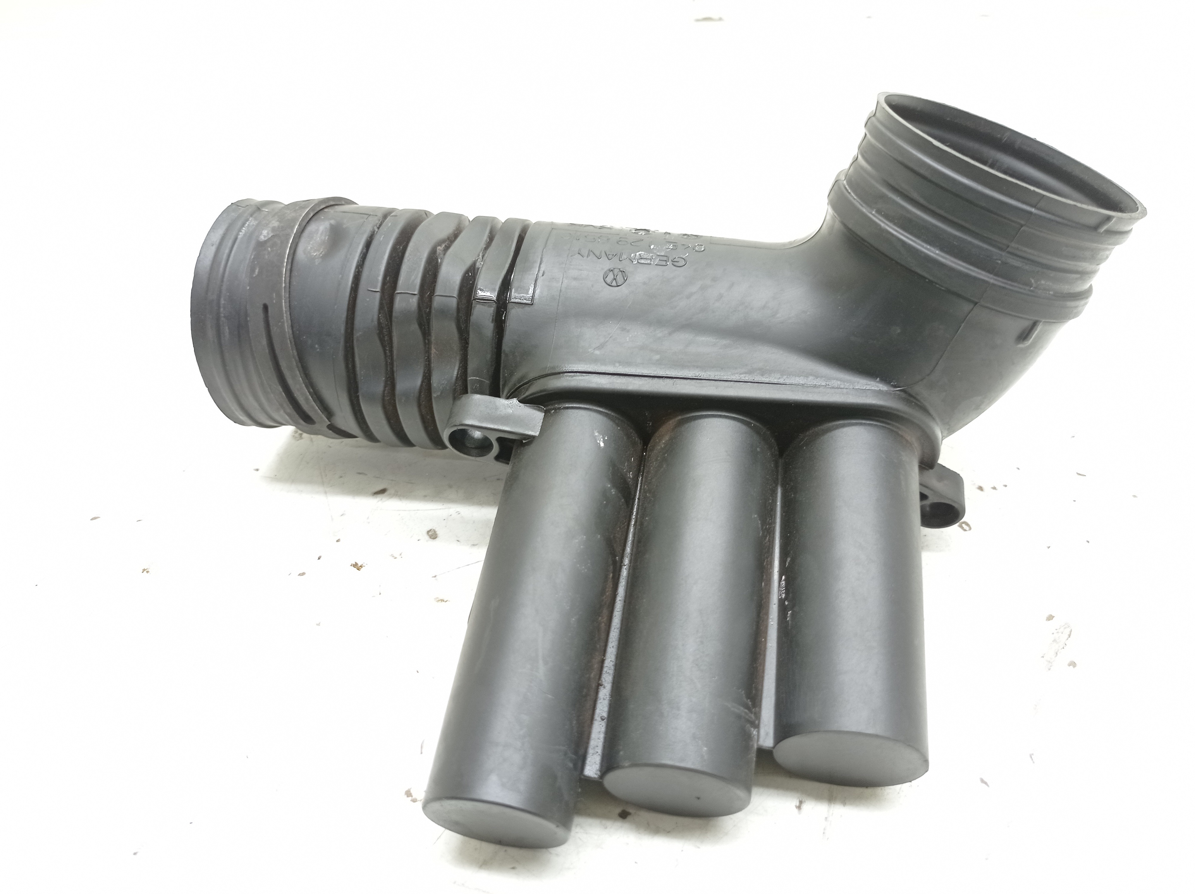 Mangueira Filtro Ar Audi Q3 Tfsi 1.4 2020 / 2021 04e129651c