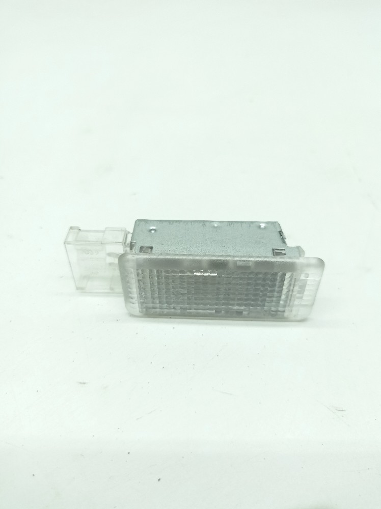 Luz Cortesia Porta Luvas Vw Tiguan Tsi 2.0 2020 6l0947565