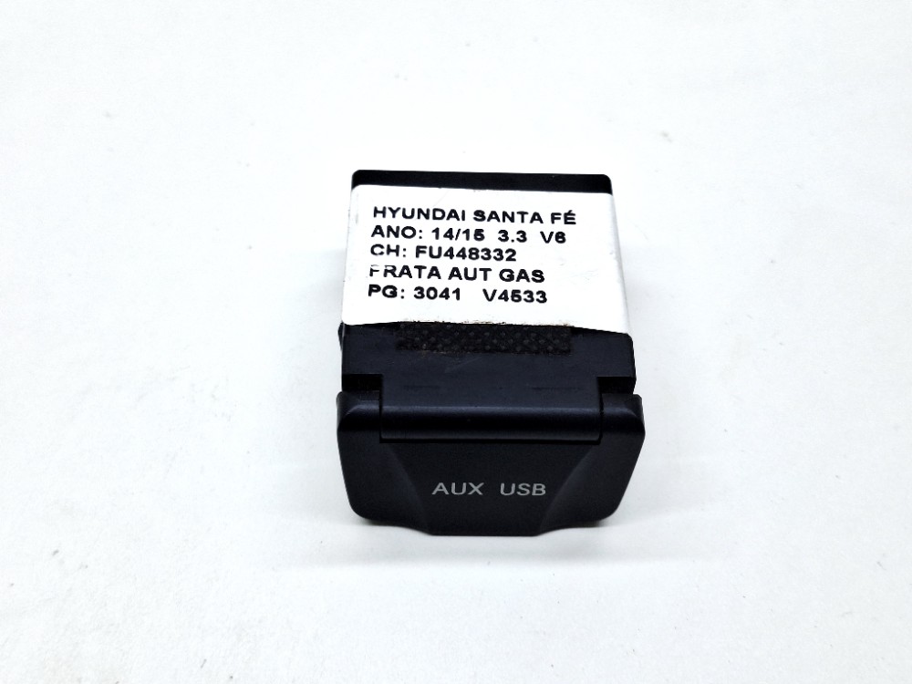 Conector Entrada Auxiliar Santa Fé 3.3 2015 961202w501
