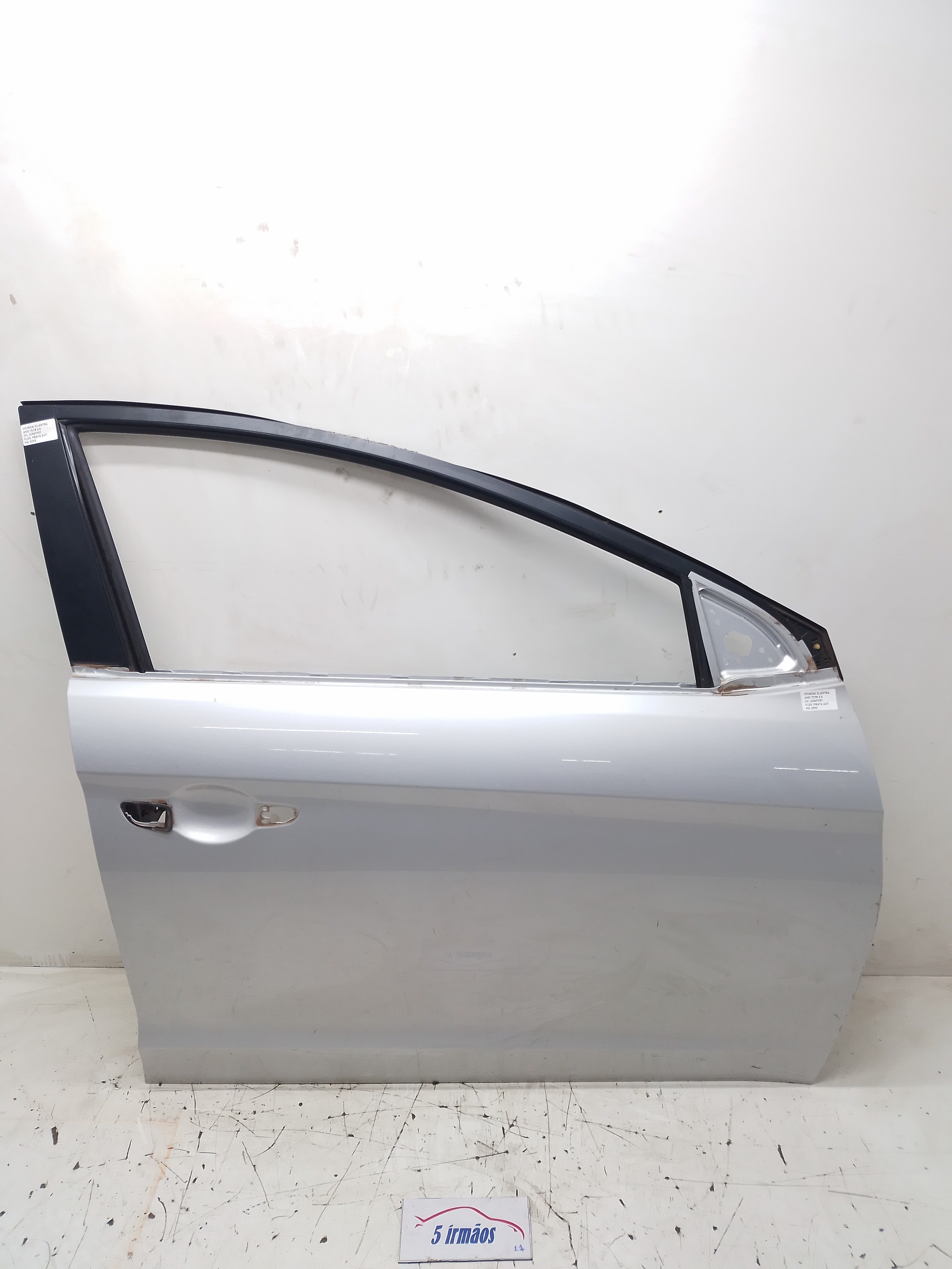 Porta Dianteira Direita Hyundai Elantra 2.0 2017 / 2018 Dianteira Direita Prateado