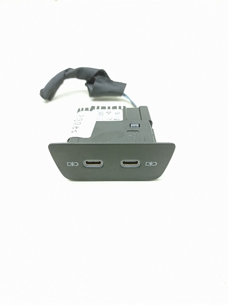 Entrada Auxiliar Usb Vw Nivus Tsi 1.0 2025 2g6035954