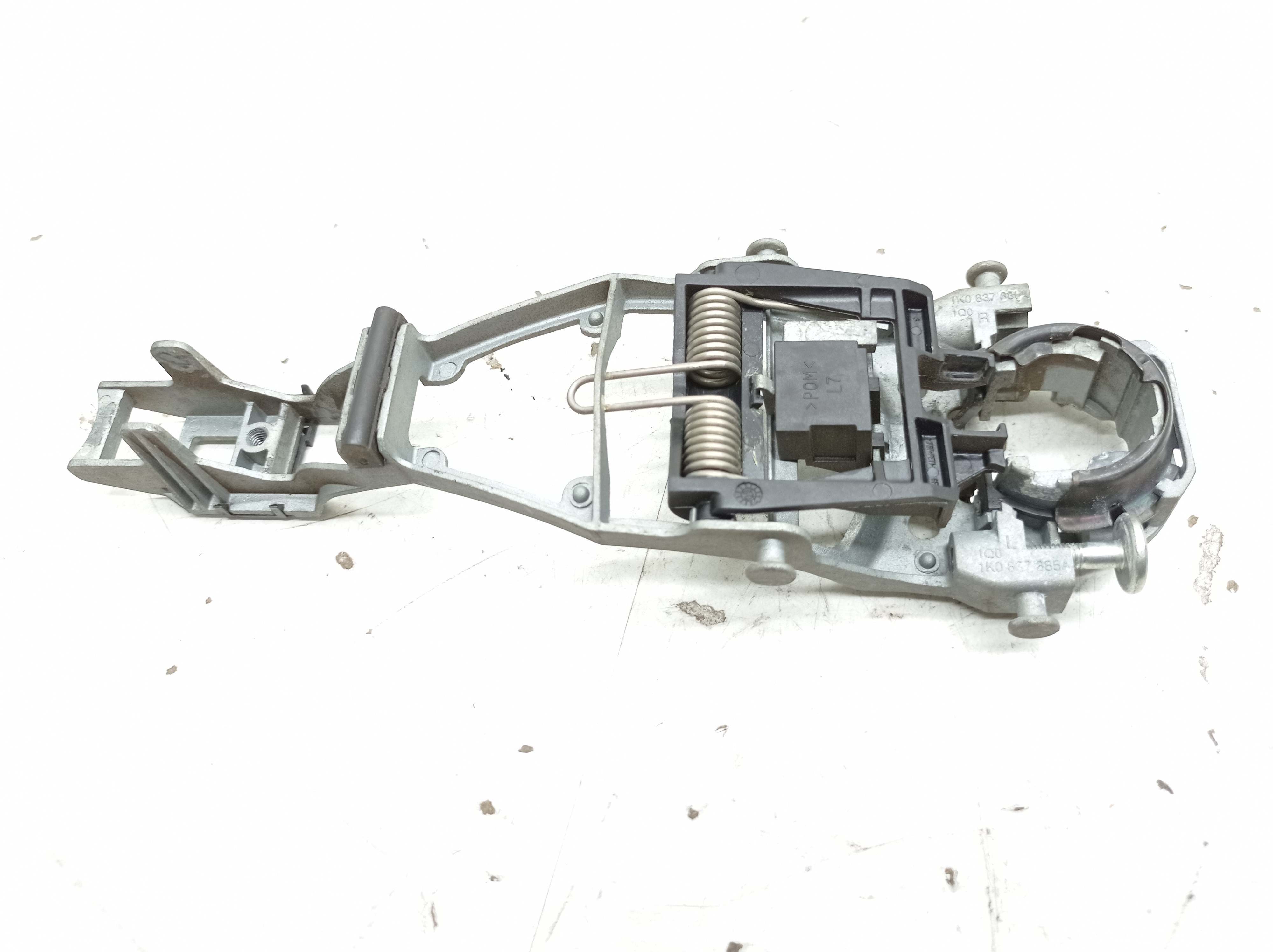 Suporte Maçaneta Dianteira Esquerda Vw Jetta Tsi 2.5 2010  Dianteira