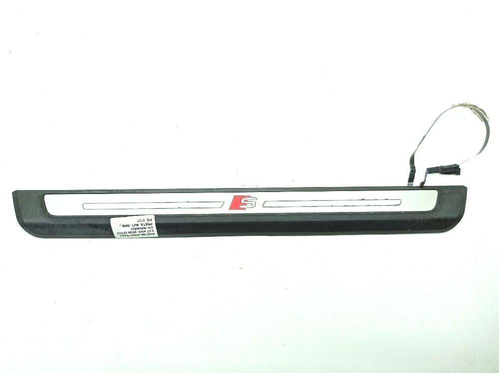 Soleira Porta Dianteira Esquerda Audi Q3 Sportback 2.0 2024 Preto