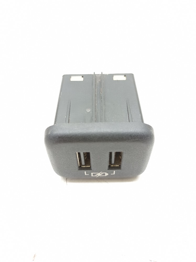 Entrada Auxiliar Usb Gm Equinox 2.0 2017 2018 13598459