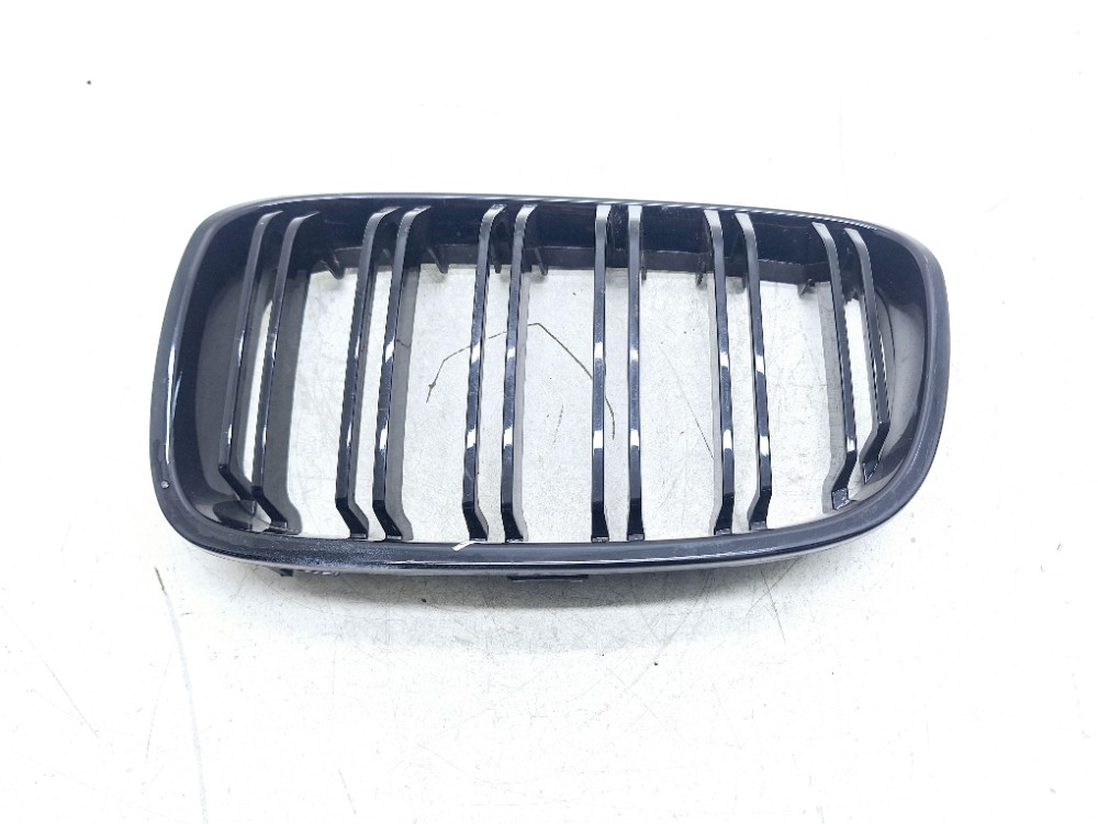 Grade Esquerda Dianteira Bmw 125i 2.0 2013 2014 Preto