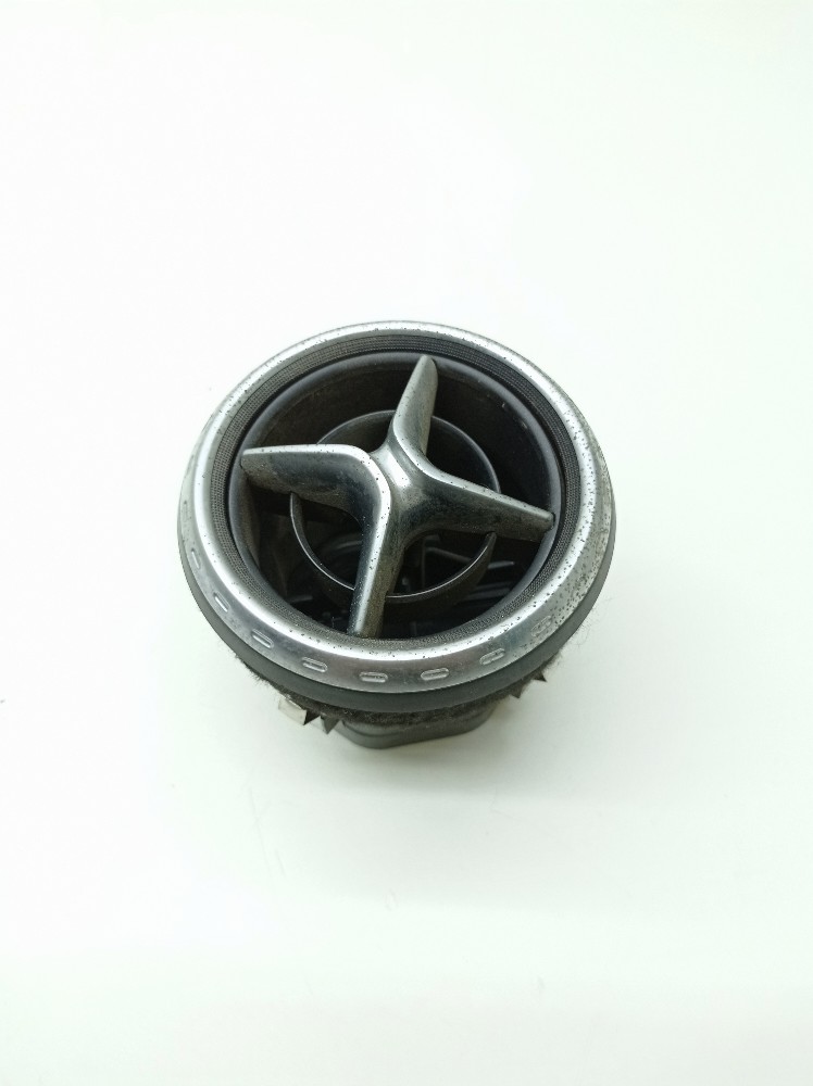 Difusor Ar Esquerdo Mercedes Gla 1.6 2015 A1568300154
