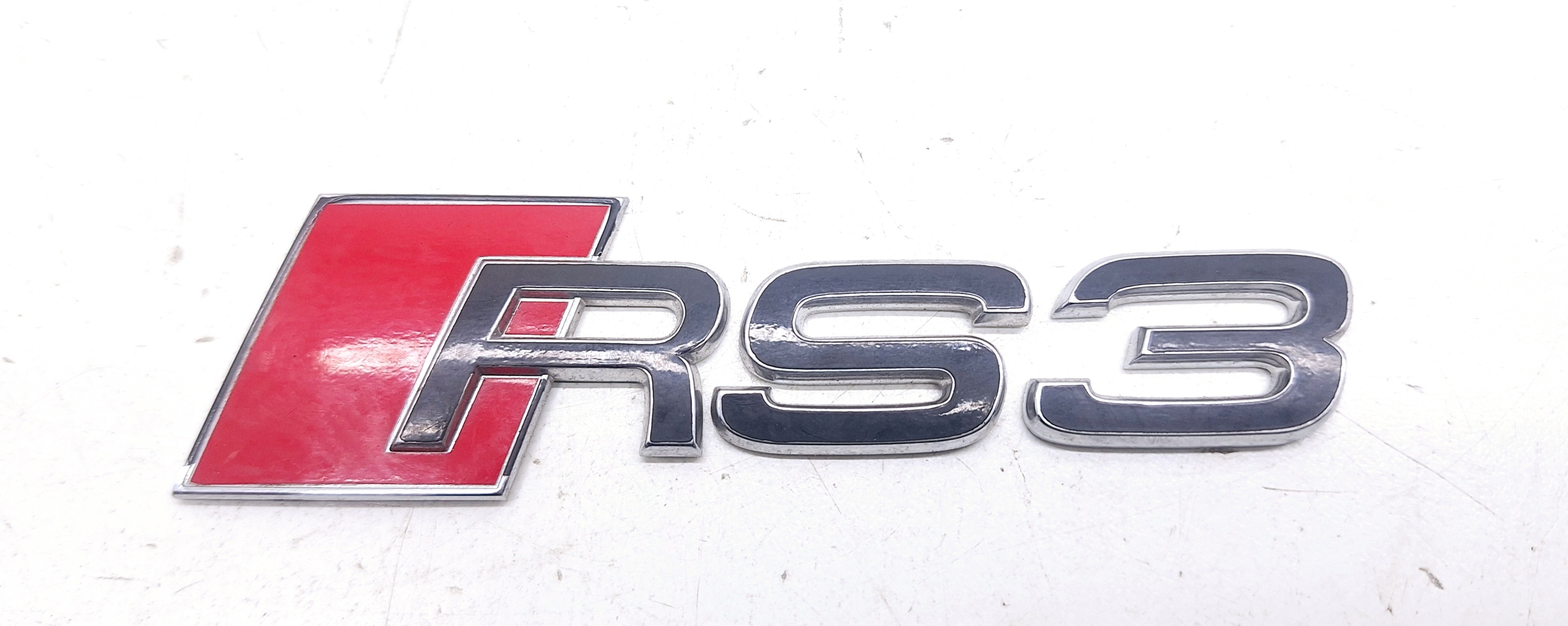 Emblema Traseiro Audi Rs3 Sedan Tfsi 2.5 2017/ 2018  Vermelho
