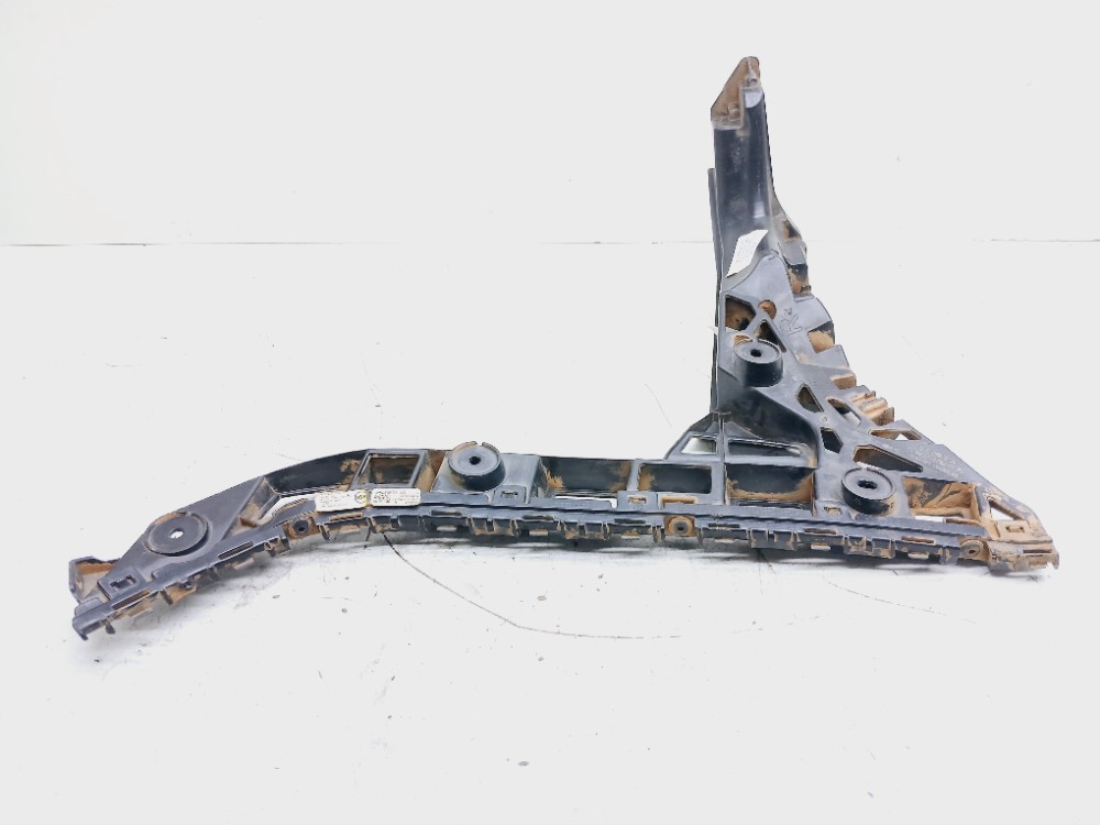 Guia Direito Parachoque Traseiro Vw Jetta 2.0 2016 5c6807356
