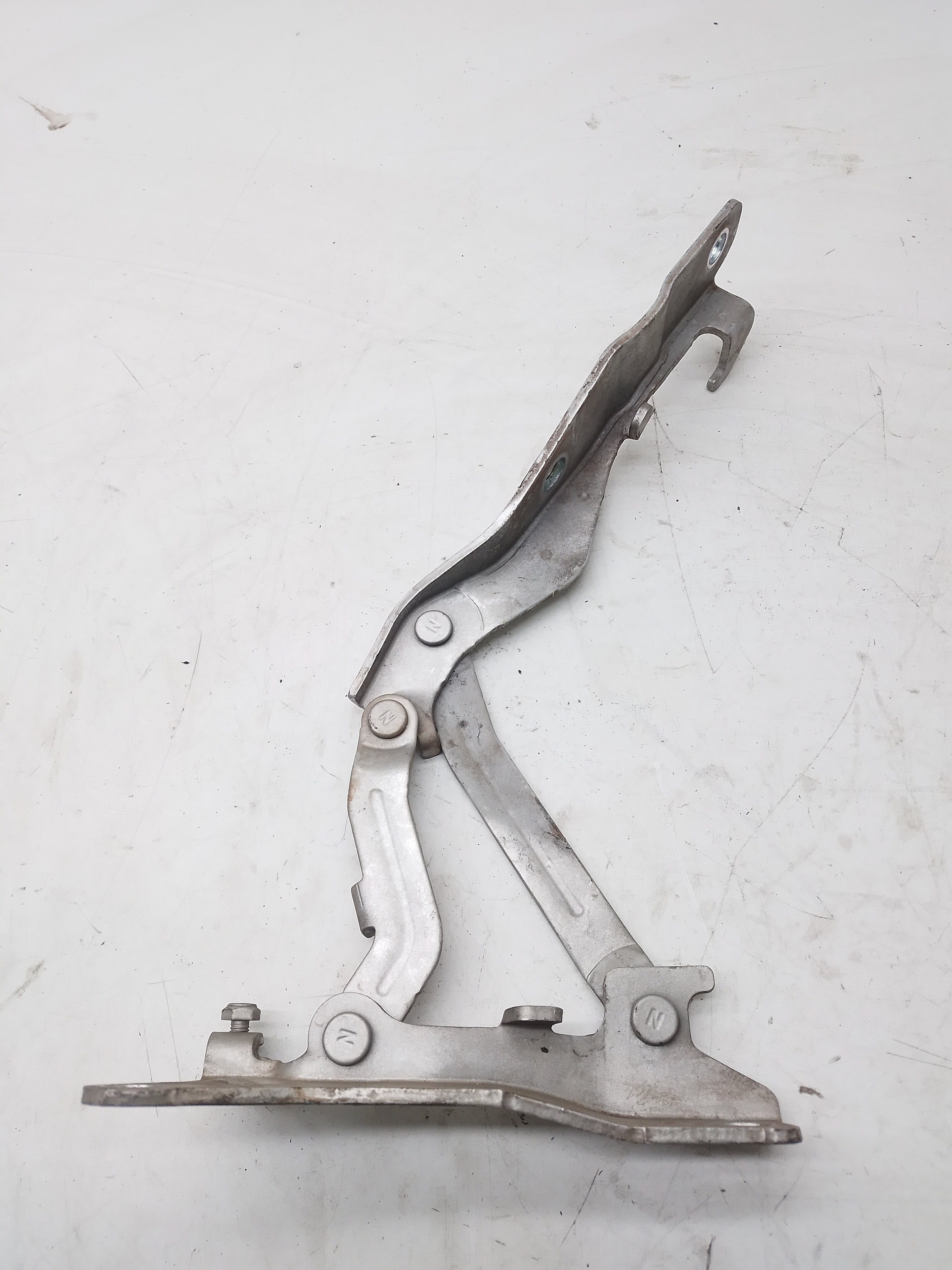 Dobradiça Esquerda Capô Hyundai Veloster 1.6 2011 / 2012