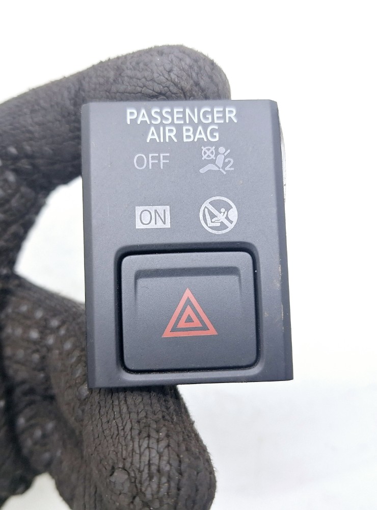 Botão Pisca Alerta Vw Jetta Gli 2.0 2023 2024 17a919225b Preto