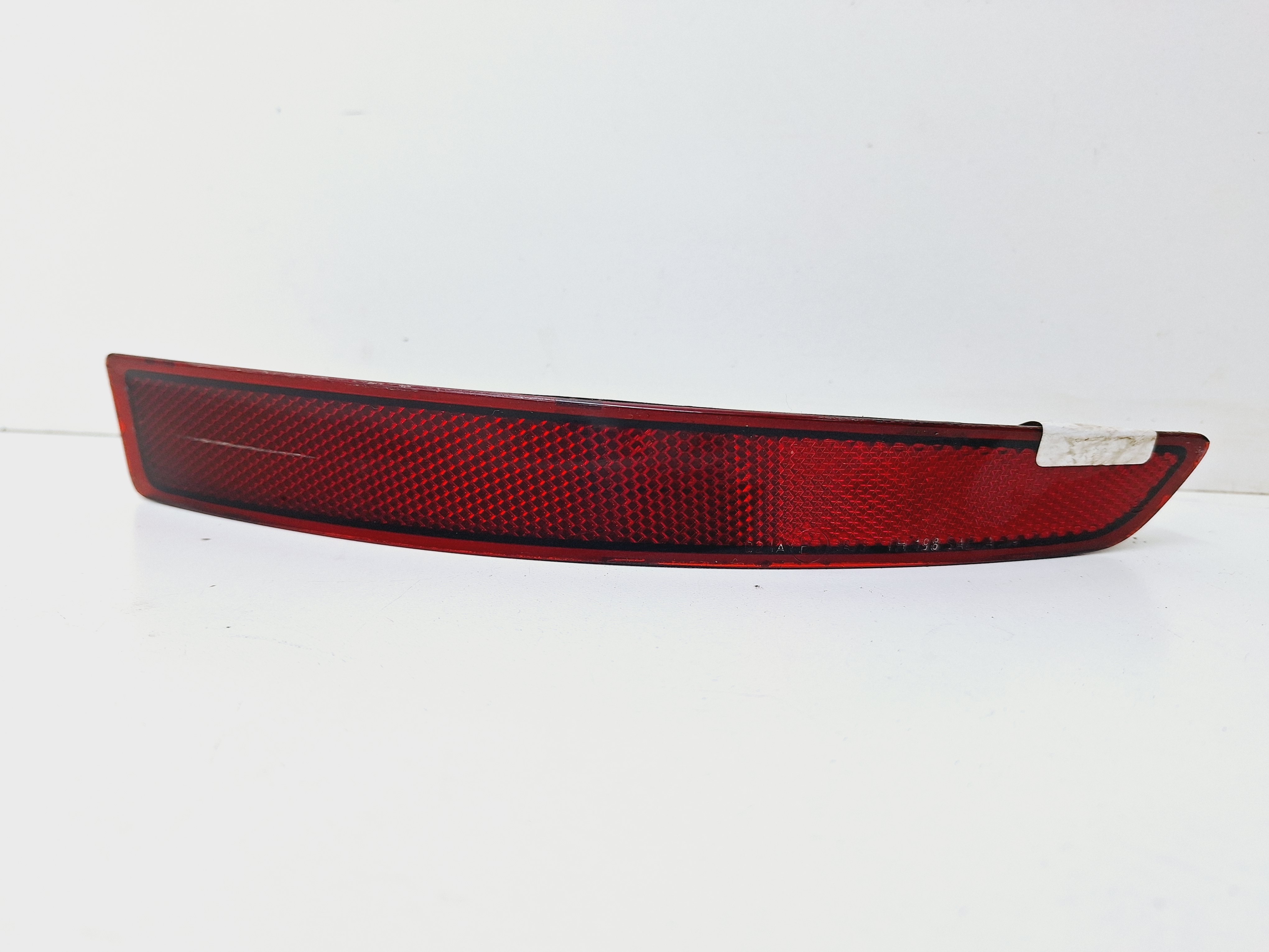 Refletor Olho Gato Traseiro Direito Vw Jetta 2.0 2015 2016 Vermelho