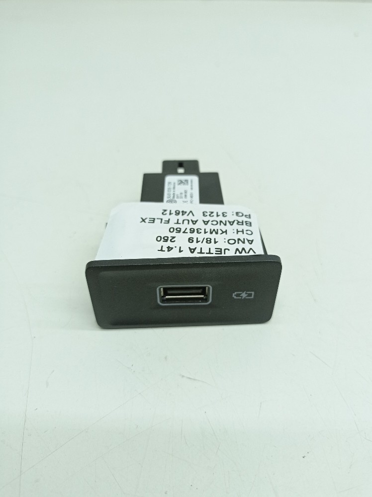 Entrada Auxiliar Usb Vw Jetta Tsi 1.4 2018 2019b17a035222