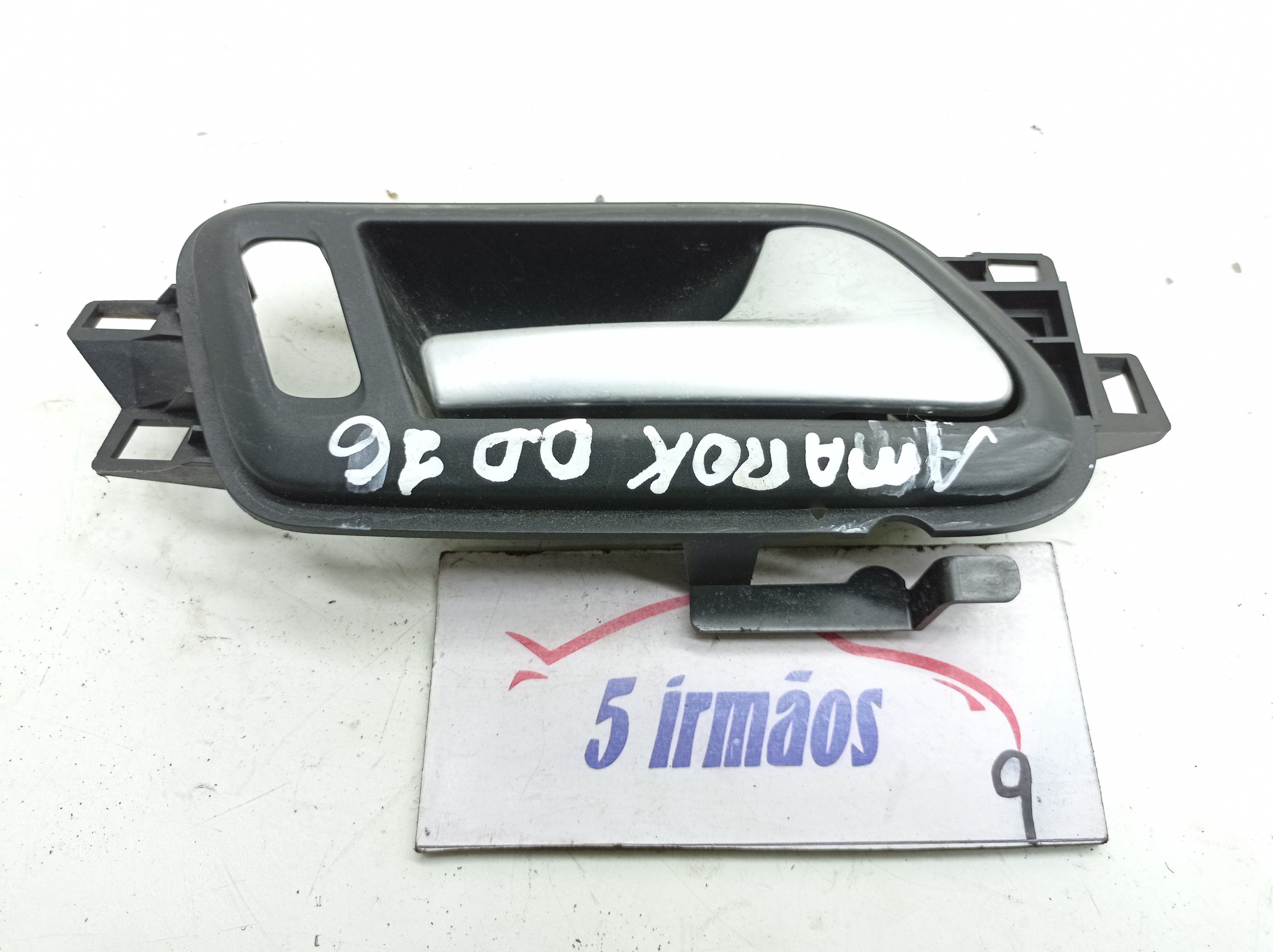 Maçaneta Interna Dianteira Direita Vw Amarok 2.0 2015 / 2016