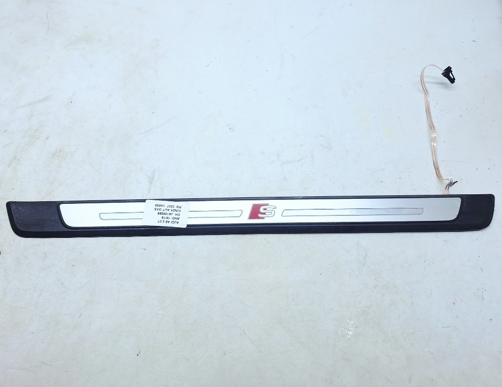 Acabamento Soleira Direita Audi A5 2.0 2018 8w0947418 Preto