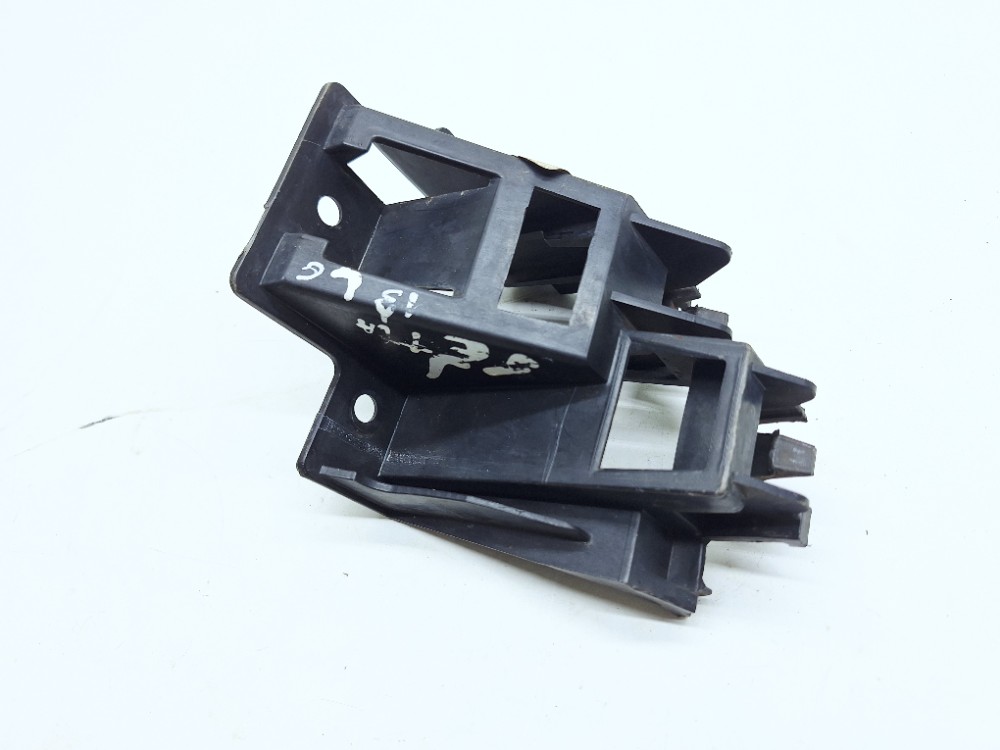 Guia Esquerdo Parachoque Vw Jetta 2.0 2013 5c6807393a