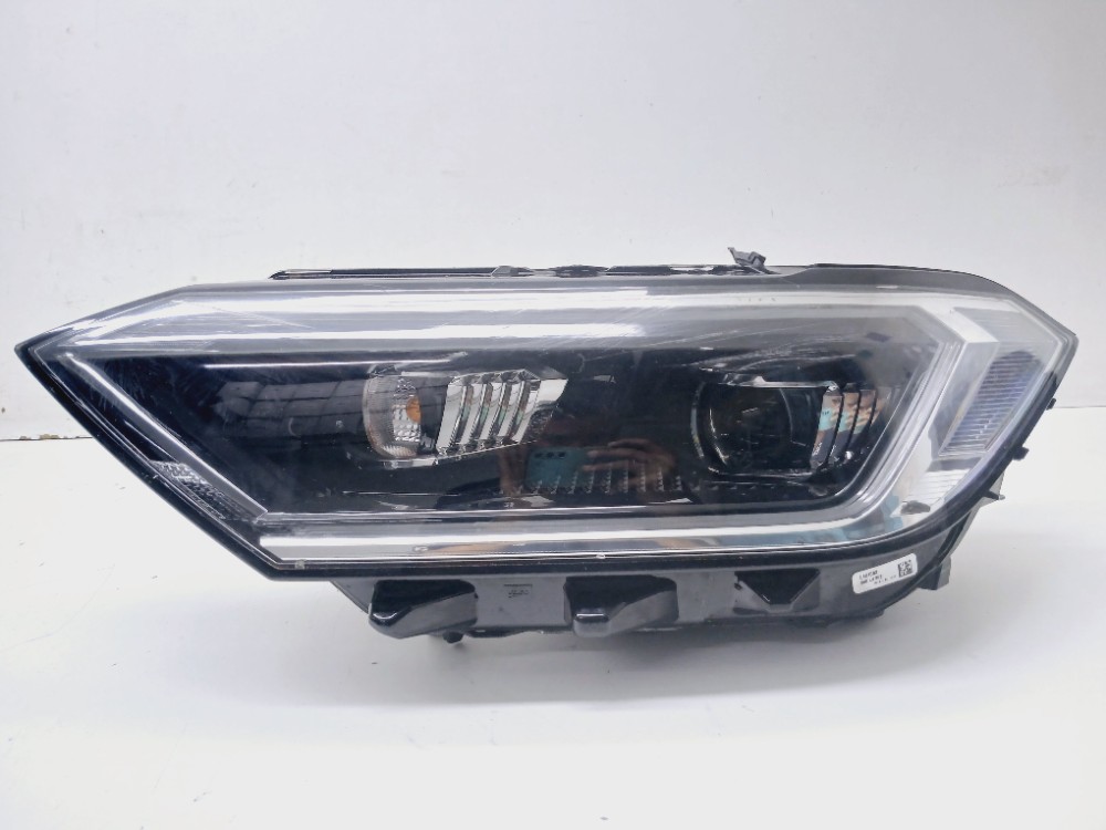 Farol Esquerdo Vw Jetta 2.0 Gli 2024 Retirada Peças Esquerdo/motorista