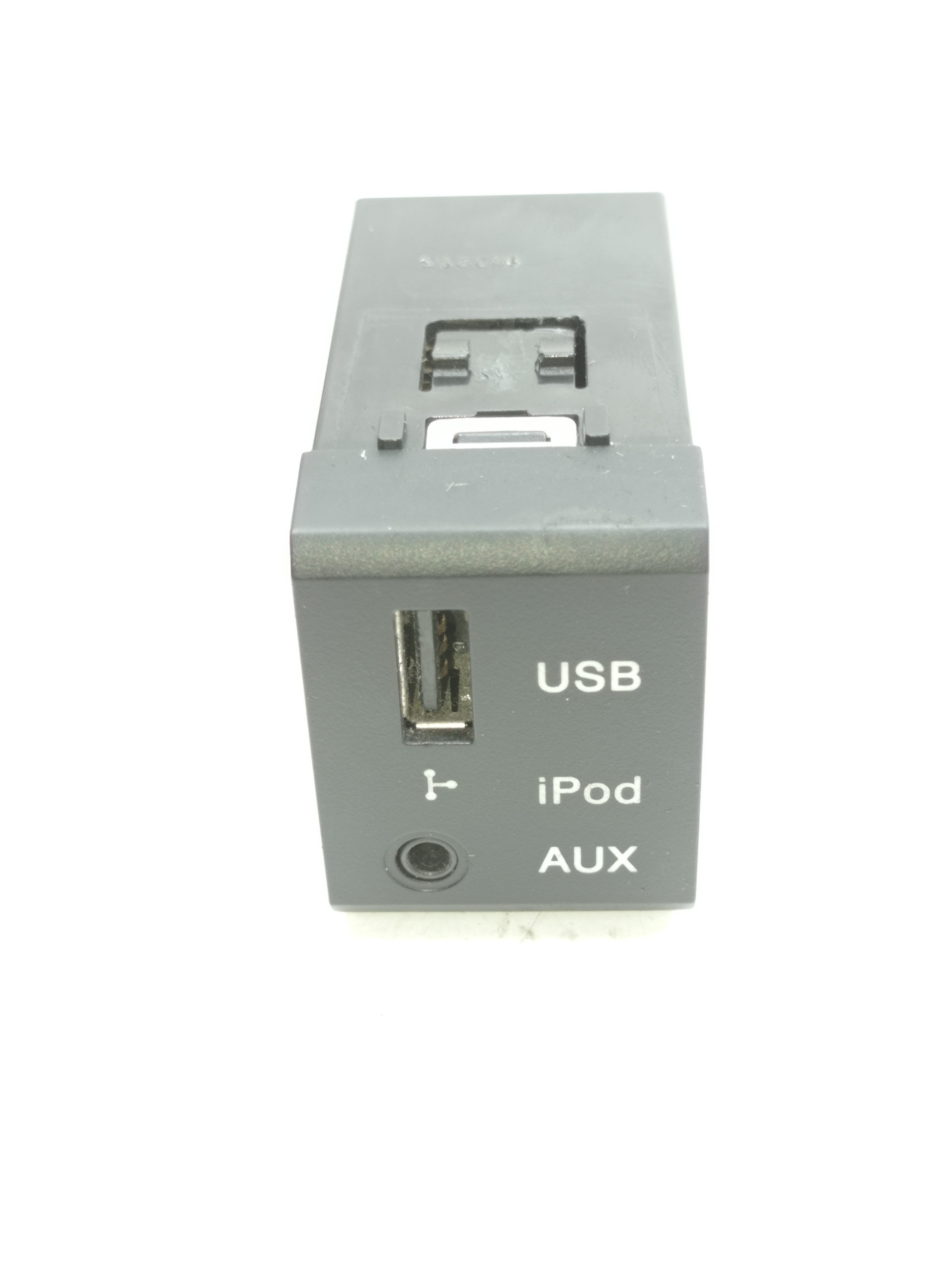 Entrada Usb Auxiliar Hyundai Santa Fé 2.7 2008 / 2009
