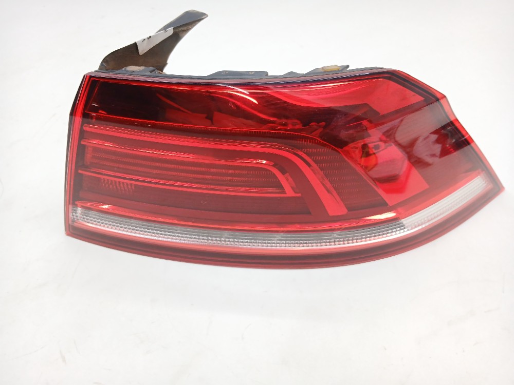 Lanterna Led Direita Vw Passat Tsi 2.0 2016 2017
