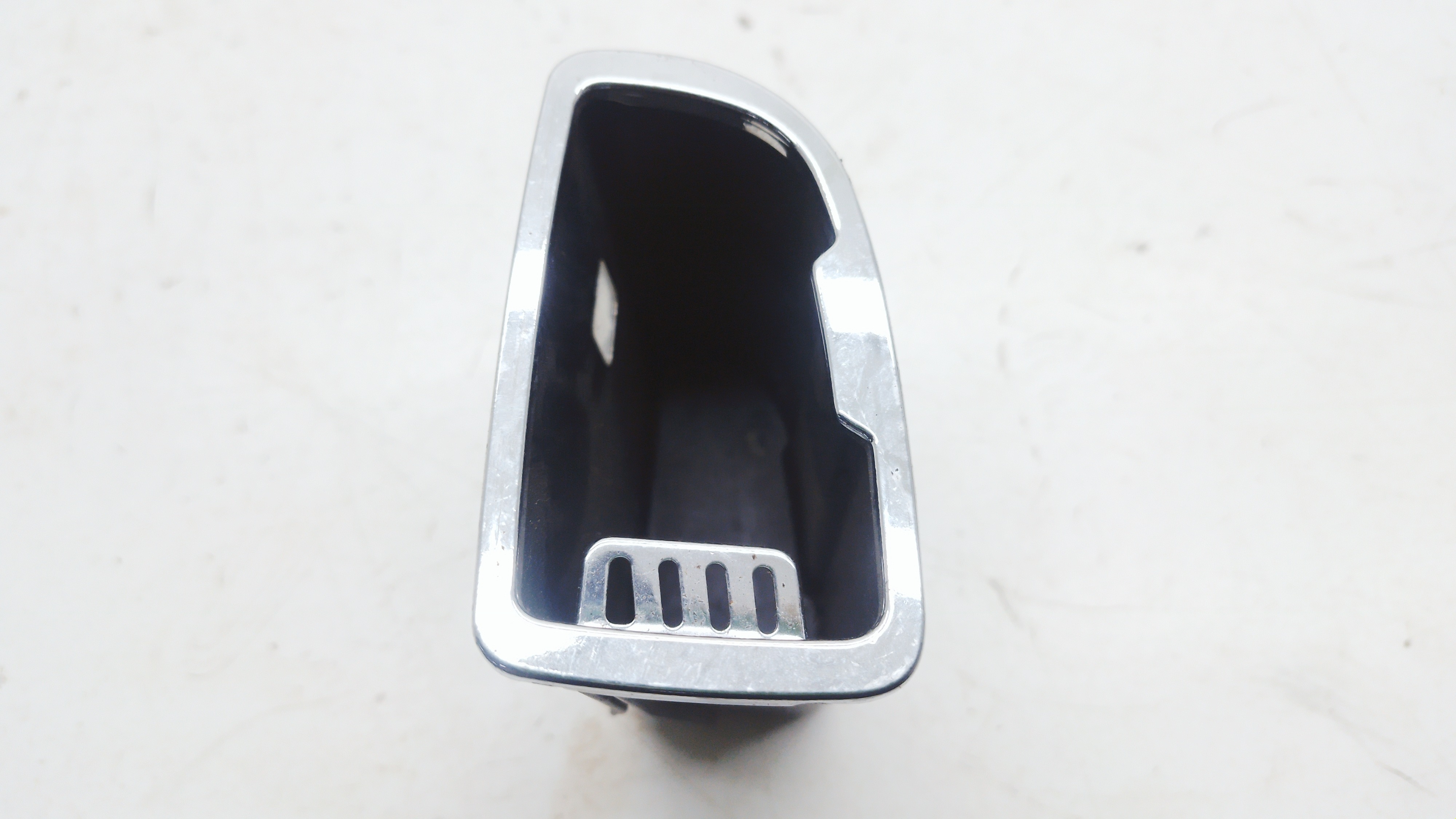 Cinzeiro Painel Central Kia Carnival 2007/ 2008 Nº843304d000