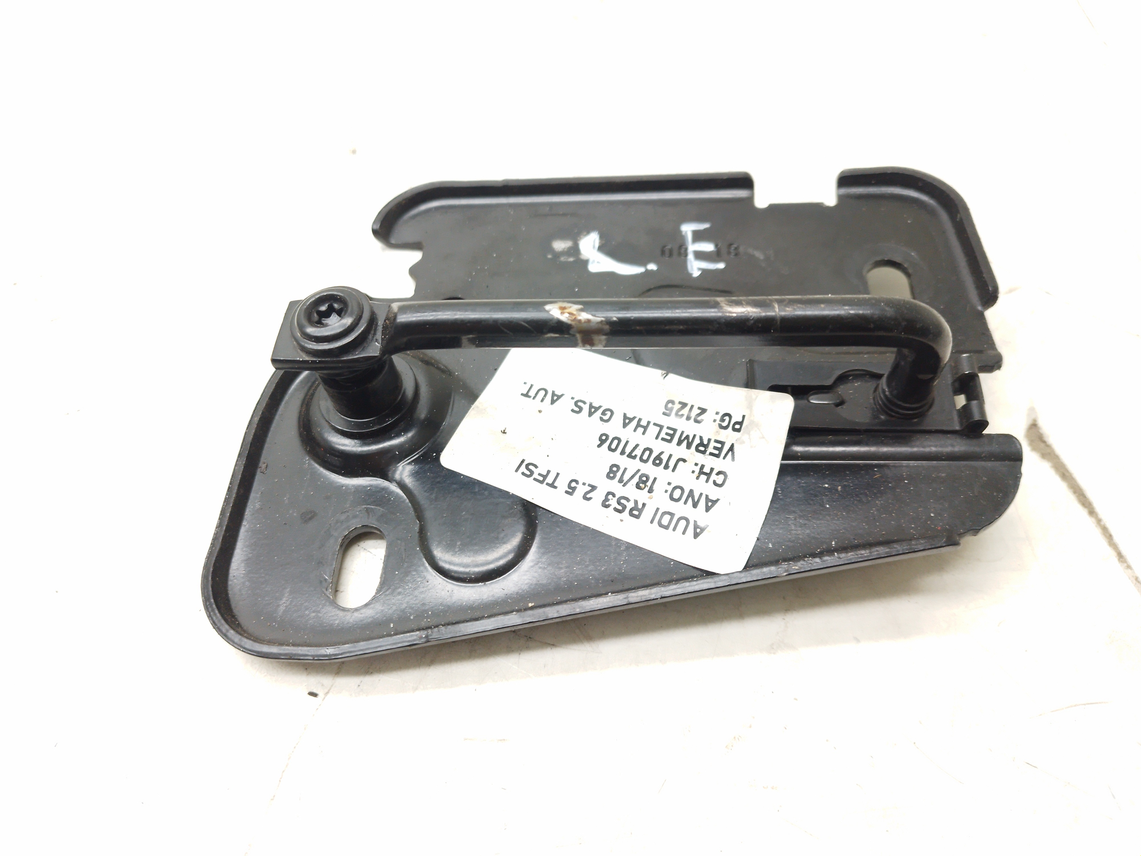 Batente Fechadura Capô Audi Rs3 Tfsi 2.5 2018 Nº8v0823185c