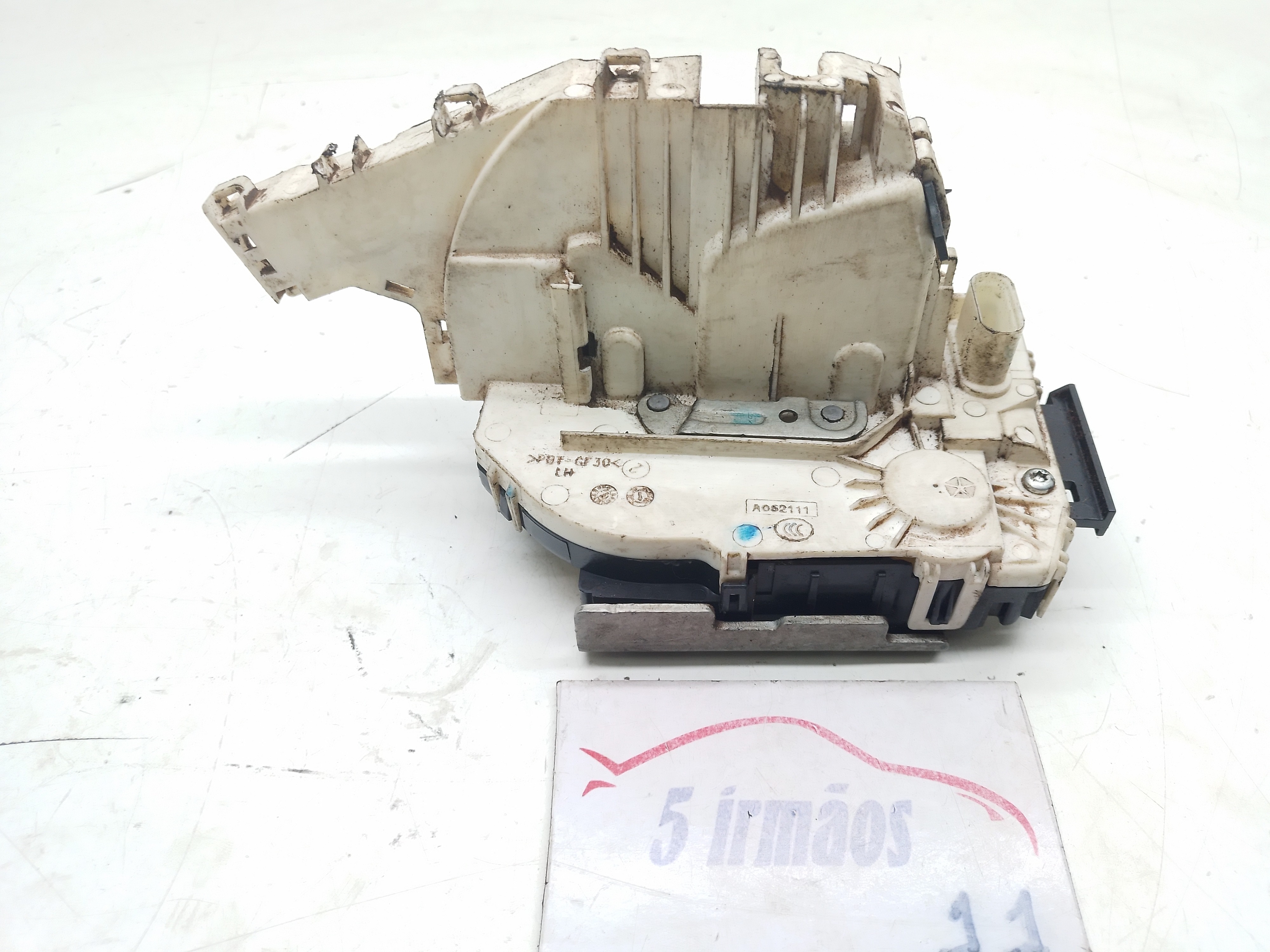 Fechadura Porta Traseira Esquerda Fiat Freemont 2.4 2011