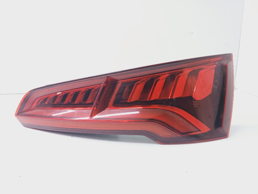 Lanterna Direita Audi Q5 Tfsi 2.0 2020 80a945094 Direito/passageiro