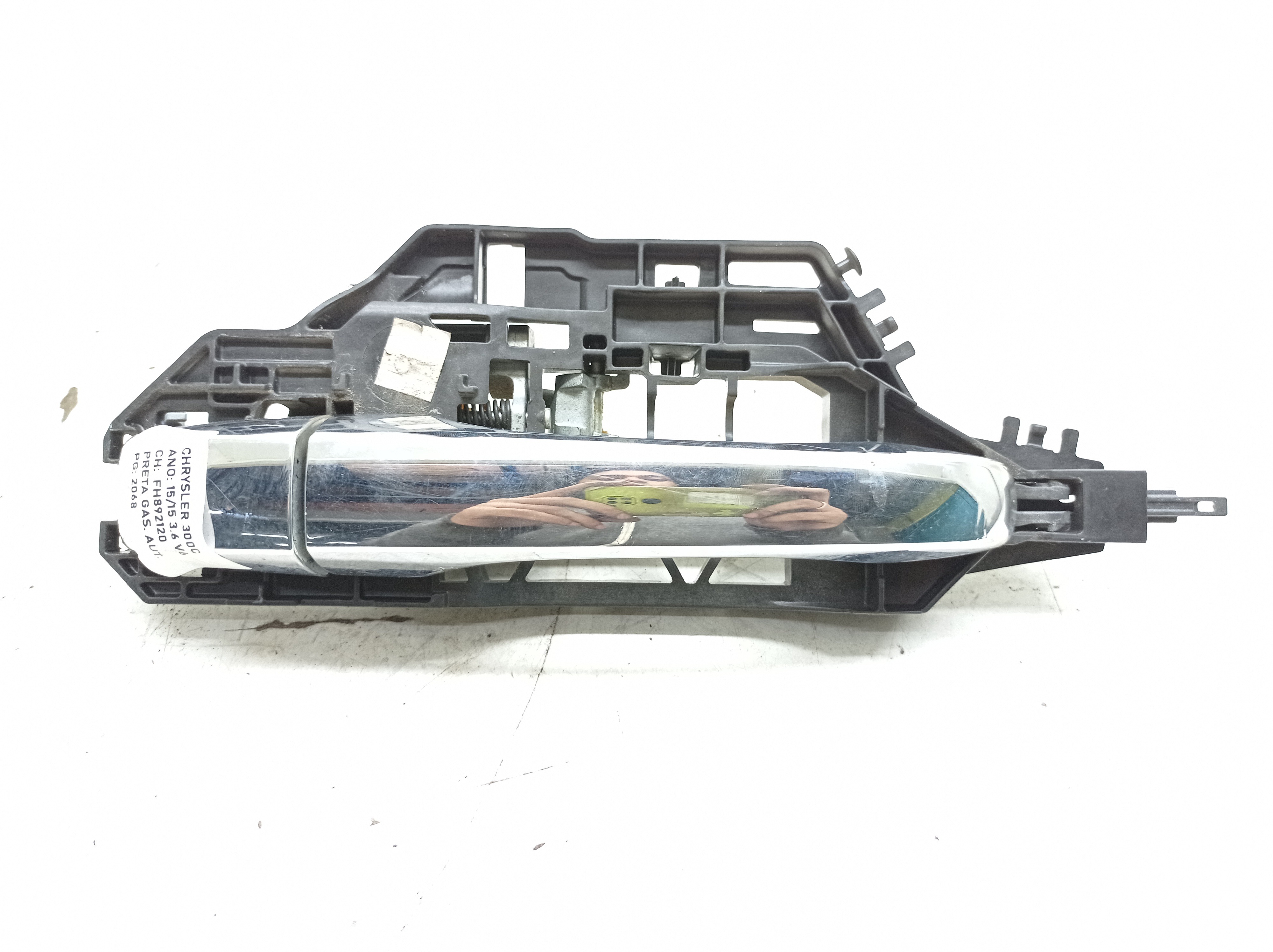 Maçaneta Externa Traseira Esquerda Chrysler 300c 3.6 2015 Traseira