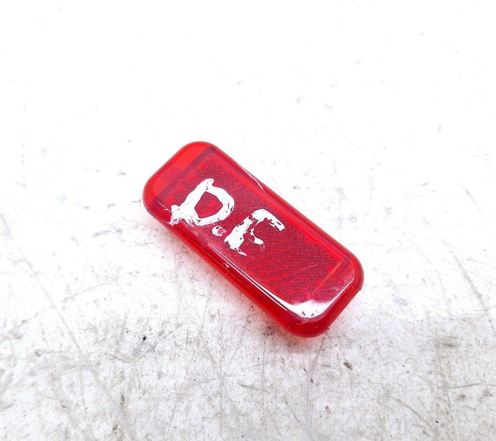 Refletor Olho Gato Porta Audi A4 2.0 2018 8p0947412  Vermelho