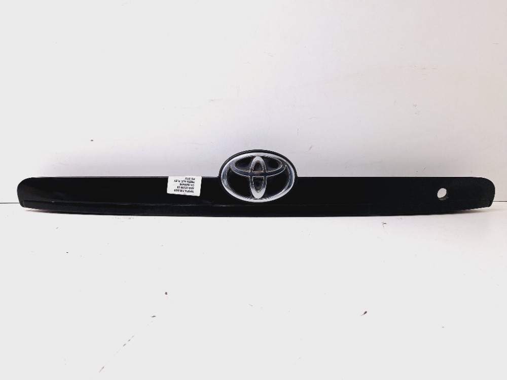 Friso Tampa Traseira Toyota Fielder 1.8 2007 2008 7680102230 Preto E Prata