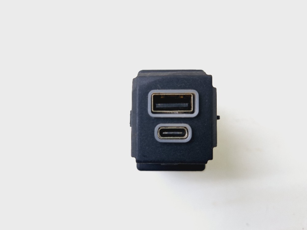 Entrada Usb Fiat Toro 2.0 2022 35272121