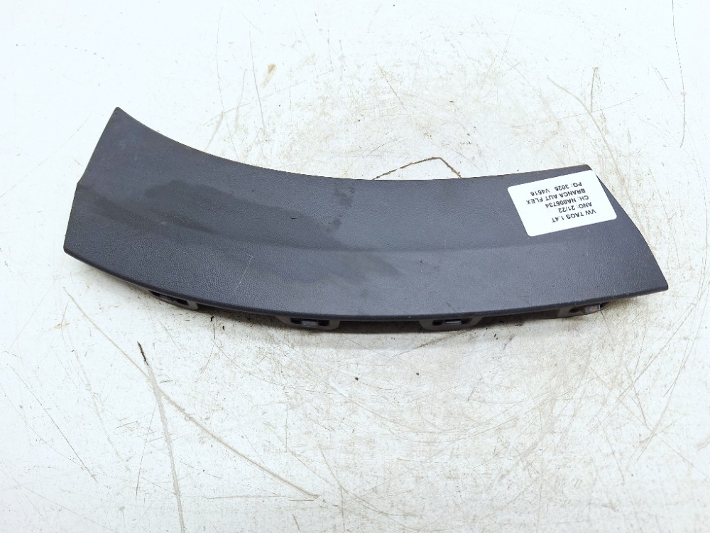 Acabamento Parachoque Traseiro Direito Vw Taos Tsi 1.4 2022