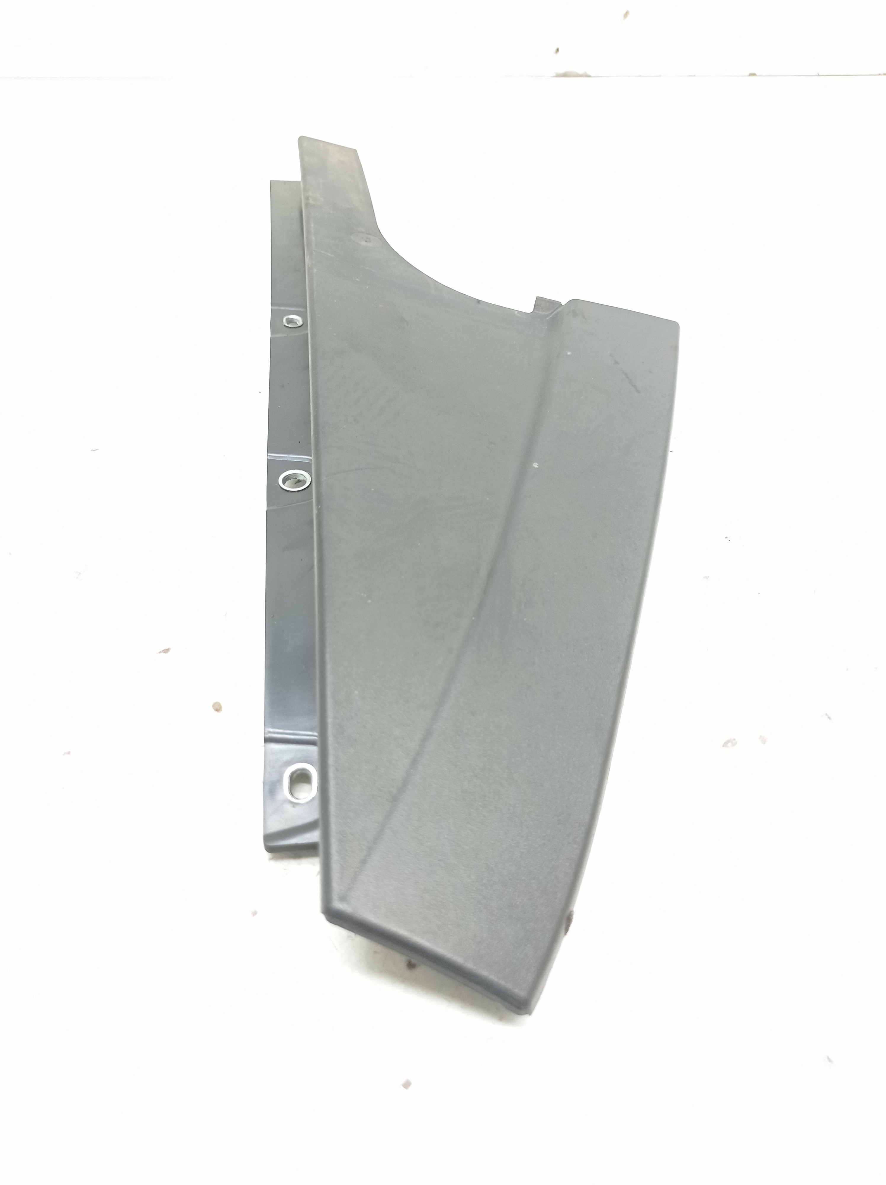 Acabamento Porta Traseira Direita Fiat Toro 2020 / 2021  Traseira