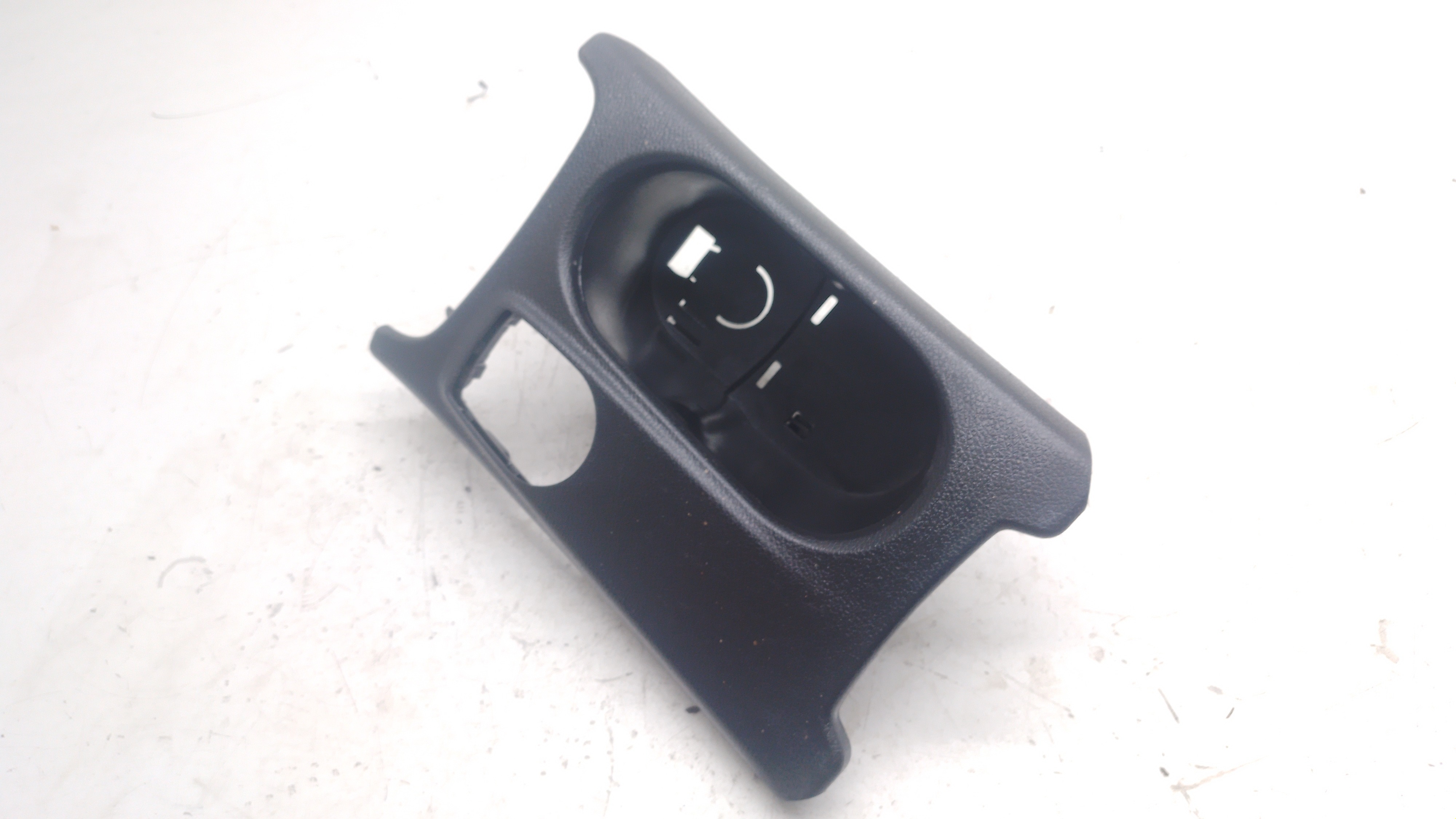 Porta Copos Mercedes Cla200 1.6 2014/ 2015 Nº1766801610 Preto