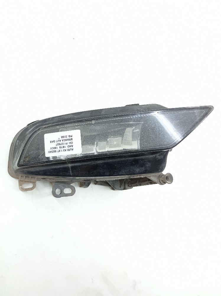 Farol Milha Direito Audi A3 Sedan Tfsi 1.8 2015 8v0941700b